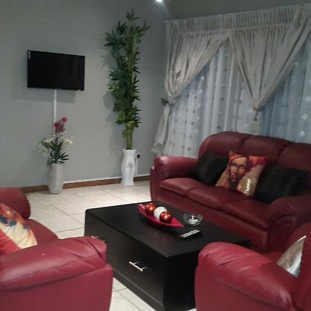 Tintech Bed & Breakfast Francistown Bagian luar foto