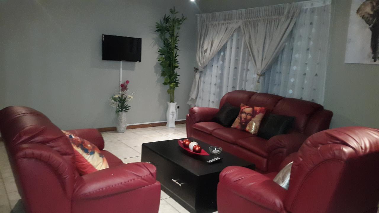 Tintech Bed & Breakfast Francistown Bagian luar foto