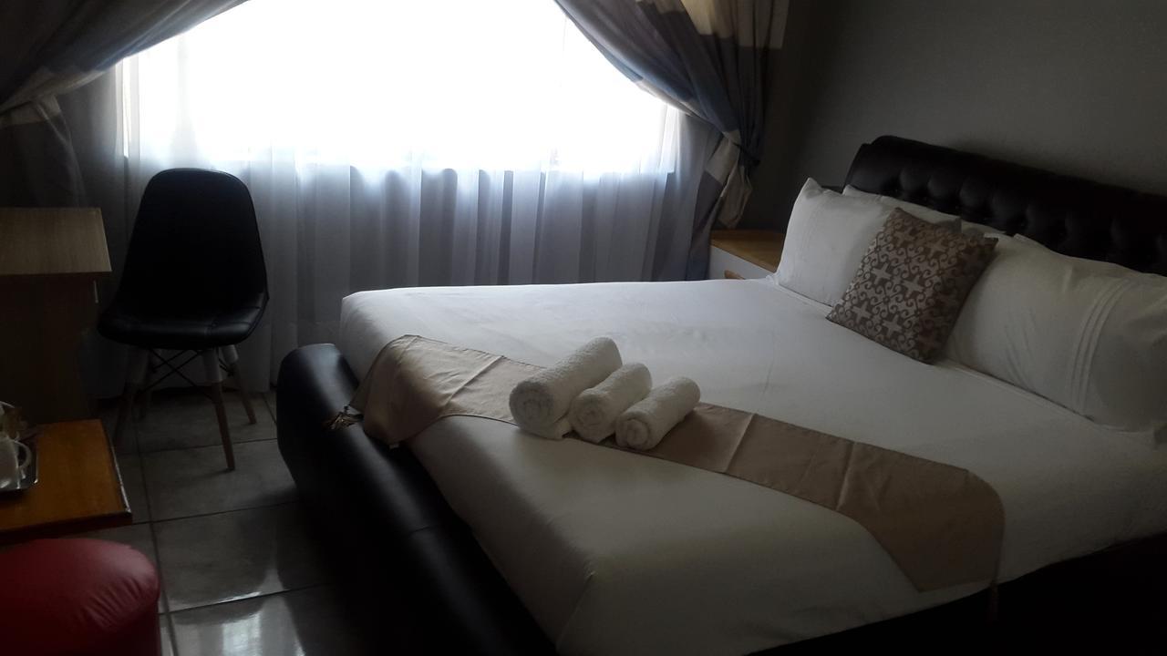 Tintech Bed & Breakfast Francistown Bagian luar foto