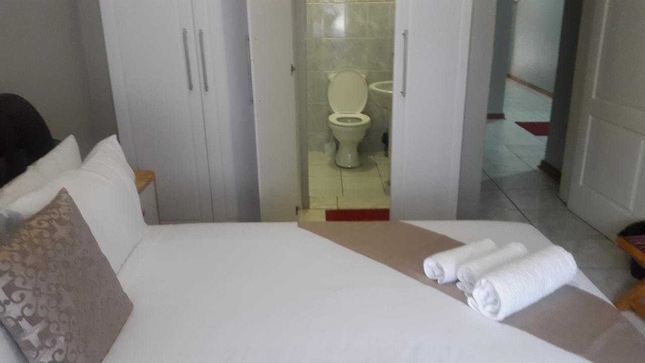 Tintech Bed & Breakfast Francistown Bagian luar foto