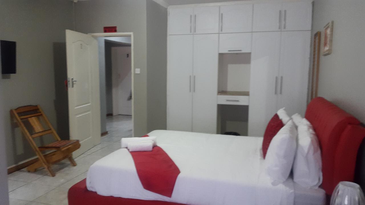 Tintech Bed & Breakfast Francistown Bagian luar foto