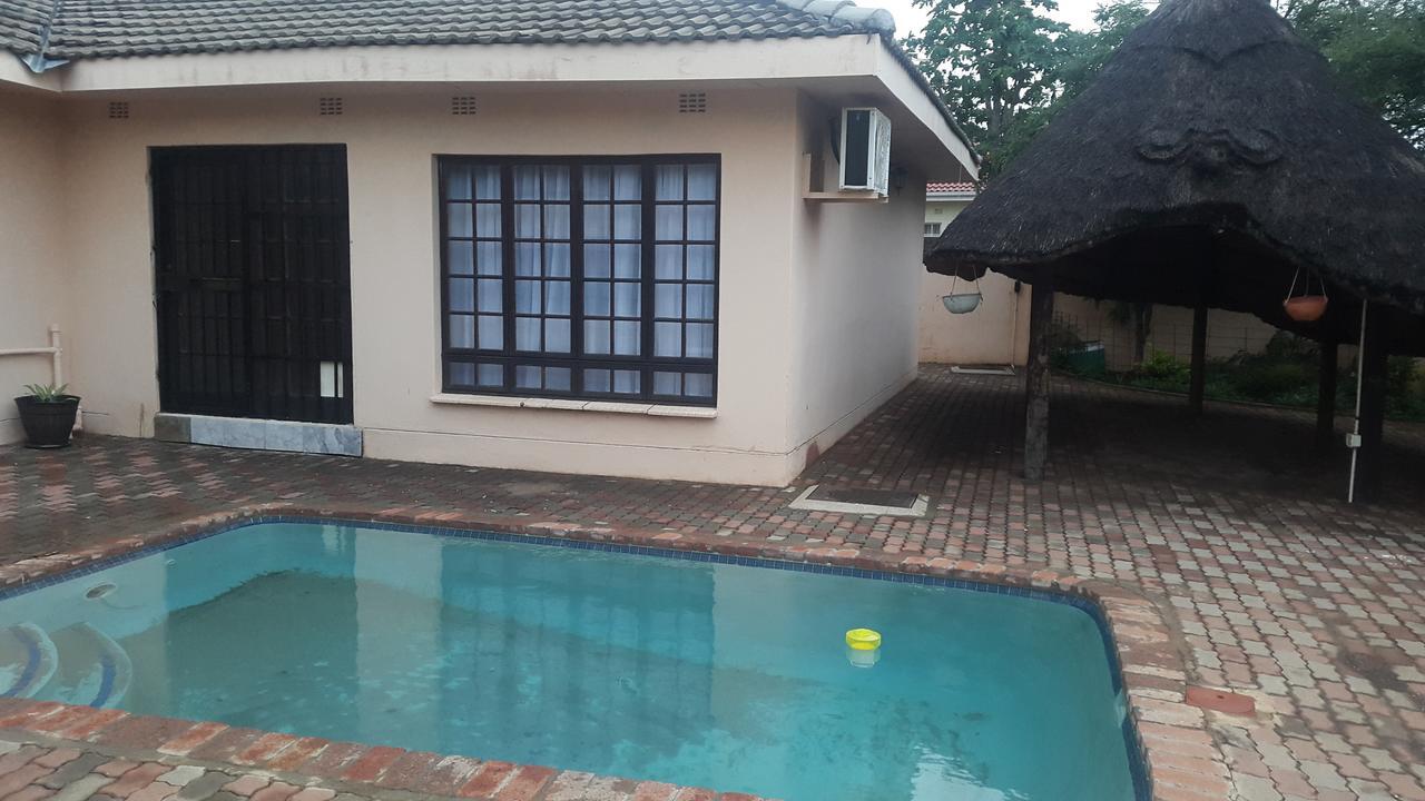 Tintech Bed & Breakfast Francistown Bagian luar foto