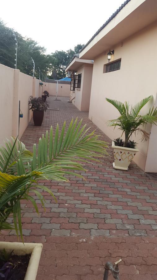 Tintech Bed & Breakfast Francistown Bagian luar foto